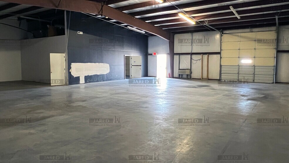 More Photos Of 2800 E 33rd Ter, Joplin Warehouse For Lease
