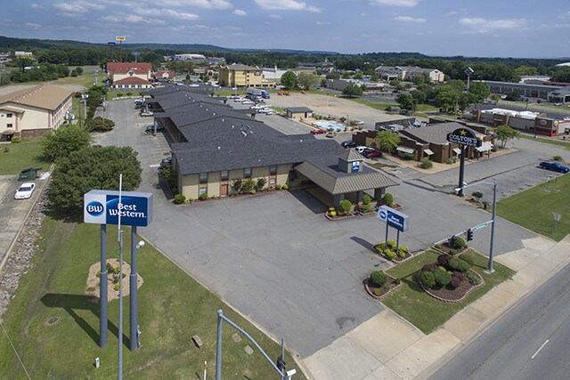 More Photos Of 2326 N Arkansas Ave, Russellville Hotel For Sale