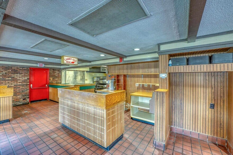 More Photos Of 238 Meadow St, Littleton Freestanding For Sale