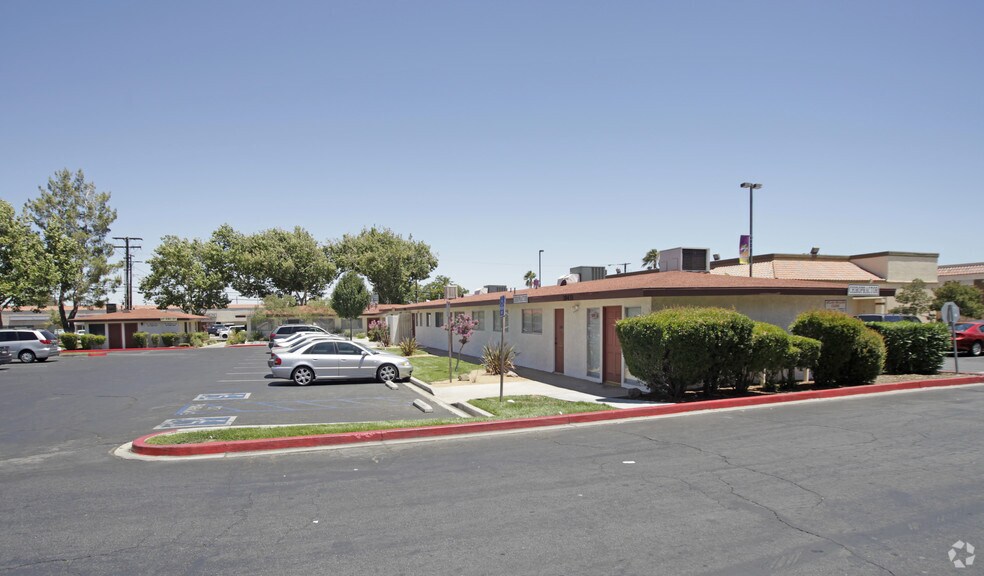 Primary Photo Of 38425-38431 20th St E, Palmdale Medical For Lease