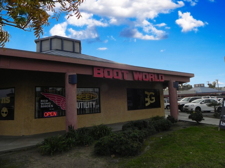 More Photos Of 3175-3185 Midway Dr, San Diego Storefront For Lease