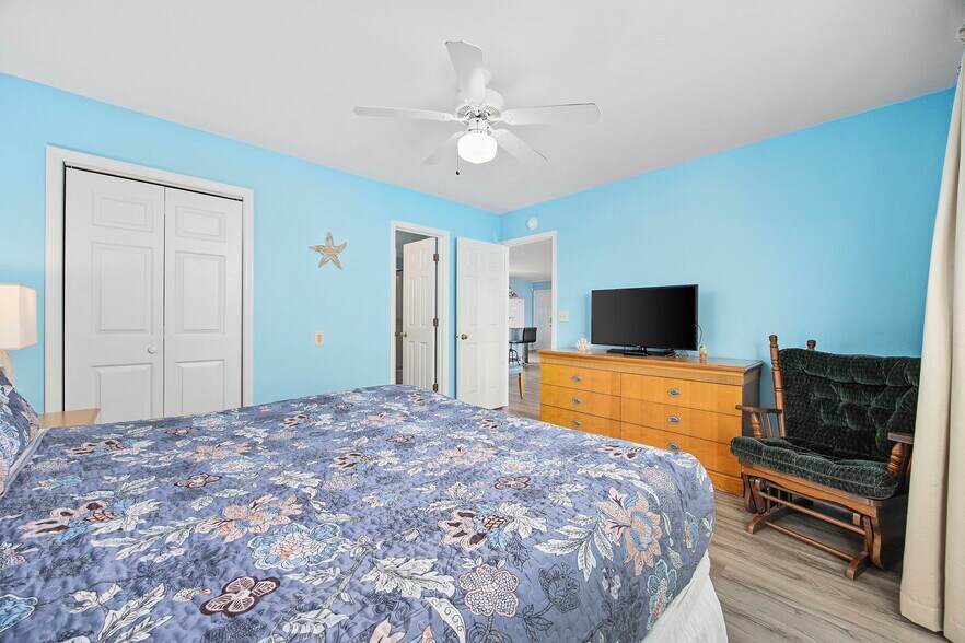 More Photos Of 412 S Seaside Dr, Surfside Beach Multifamily For Sale