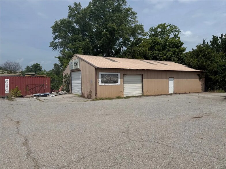 More Photos Of 822 Highway 74, Wesley General Retail For Sale