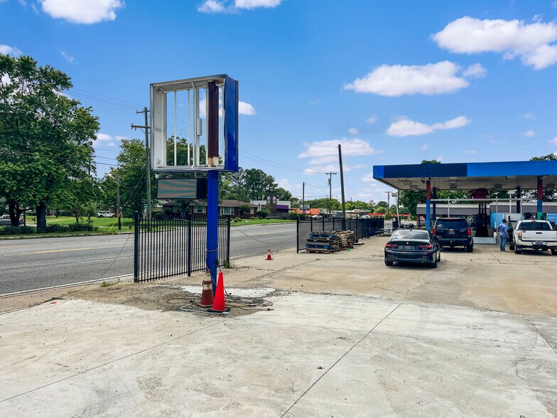 More Photos Of 1501 Robinson Rd, Old Hickory Freestanding For Lease