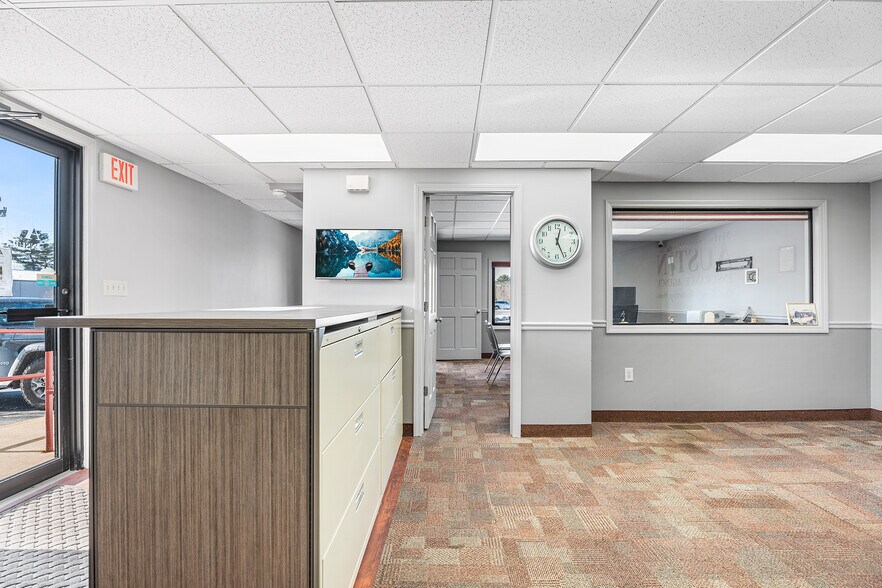 More Photos Of 293 Bedford St, Whitman Office For Sale