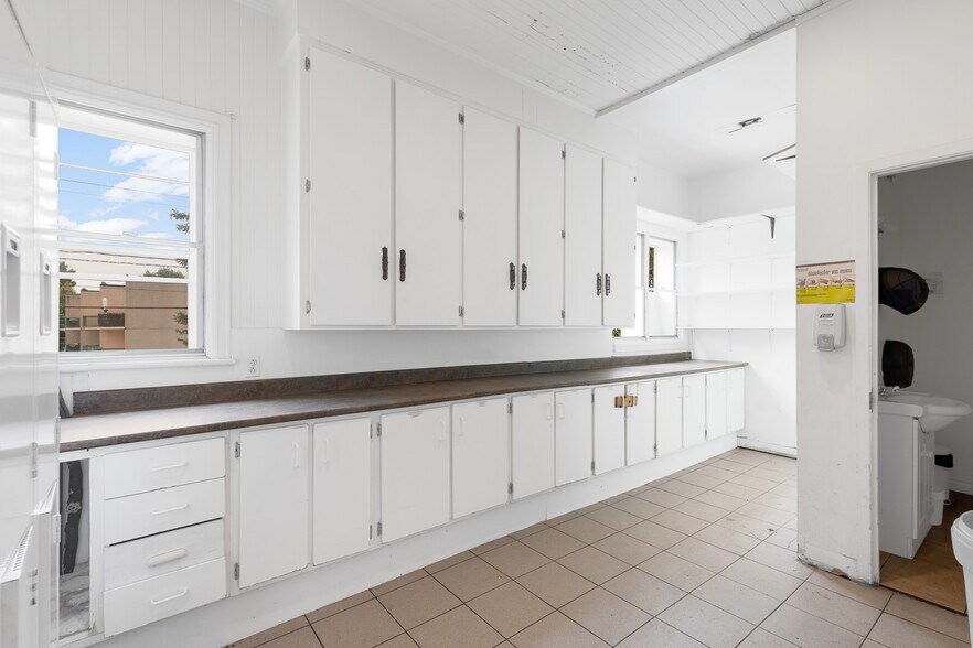 More Photos Of 21 Rue Messier, Mont-saint-hilaire Apartments For Sale