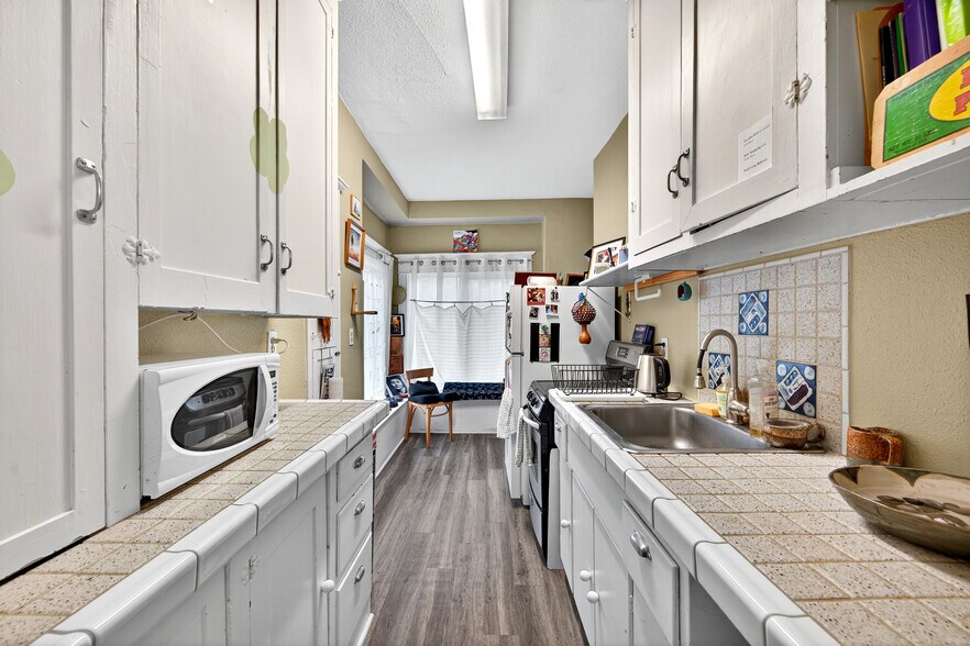 More Photos Of 132 30th Ave, Seattle Apartments For Sale