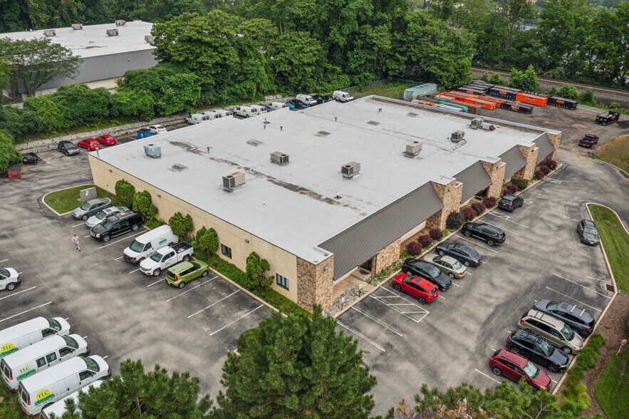 More Photos Of 37 Industrial Blvd, Paoli Light Manufacturing For Sale