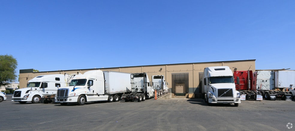 More Photos Of 4350 Pell Dr, Sacramento Distribution For Lease