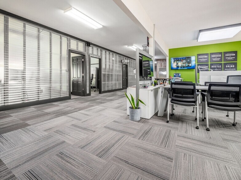 More Photos Of 1015 E Broad St, Columbus Coworking Space