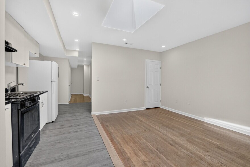 More Photos Of 1908 M St NE, Washington Apartments For Sale