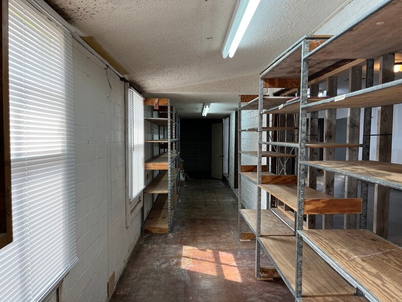 More Photos Of 1100 Austin Hwy, San Antonio Freestanding For Lease