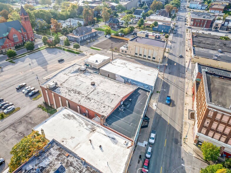 More Photos Of 1711 Main St, Niagara Falls Sports And Entertainment For Sale