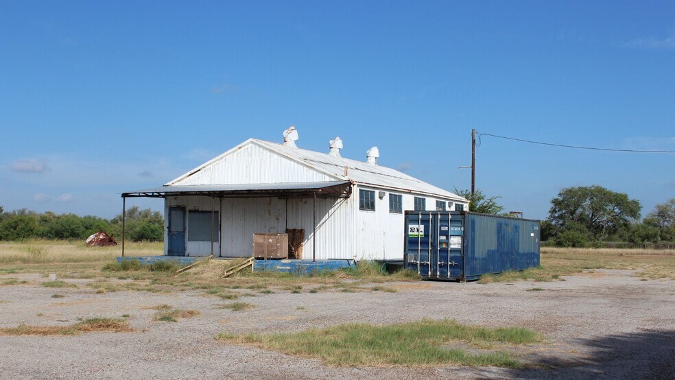 More Photos Of 9347 Bus 77 hwy, Sinton Warehouse For Sale