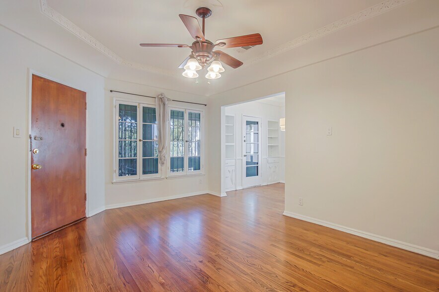 More Photos Of 1074 S Genesee Ave, Los Angeles Apartments For Sale