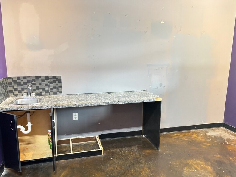 More Photos Of 1905 Rice Rd, Matthews Unknown For Lease