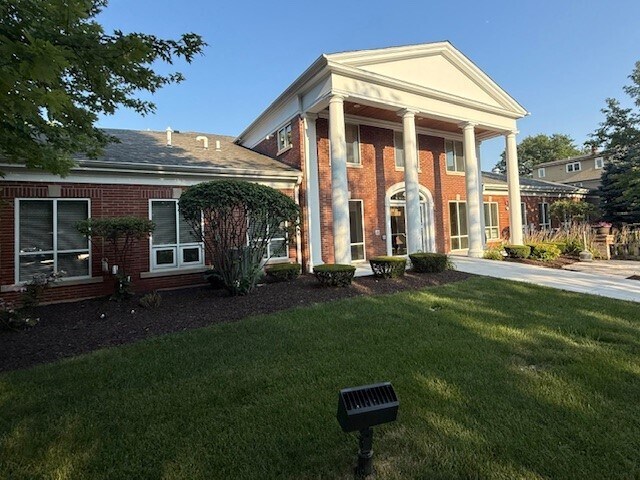 More Photos Of 47 S 6th Ave, La Grange Office For Lease