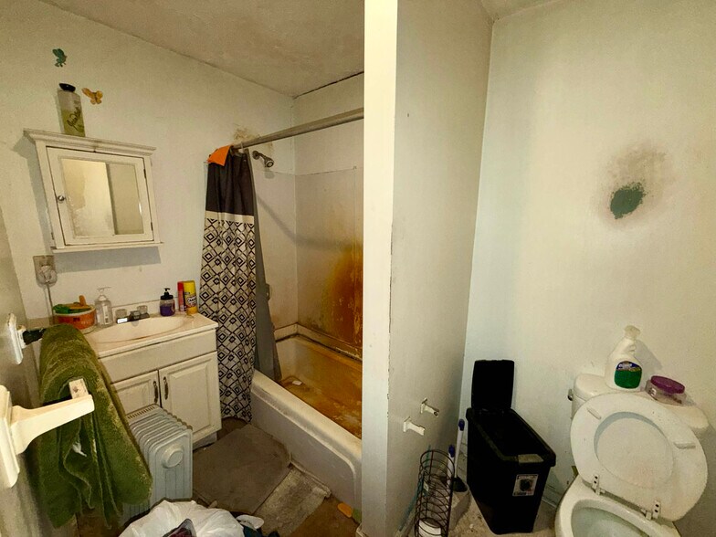 More Photos Of 5122 Main St, Grasonville Apartments For Sale