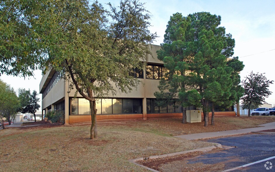 More Photos Of 209 S Danville Dr, Abilene Office For Lease