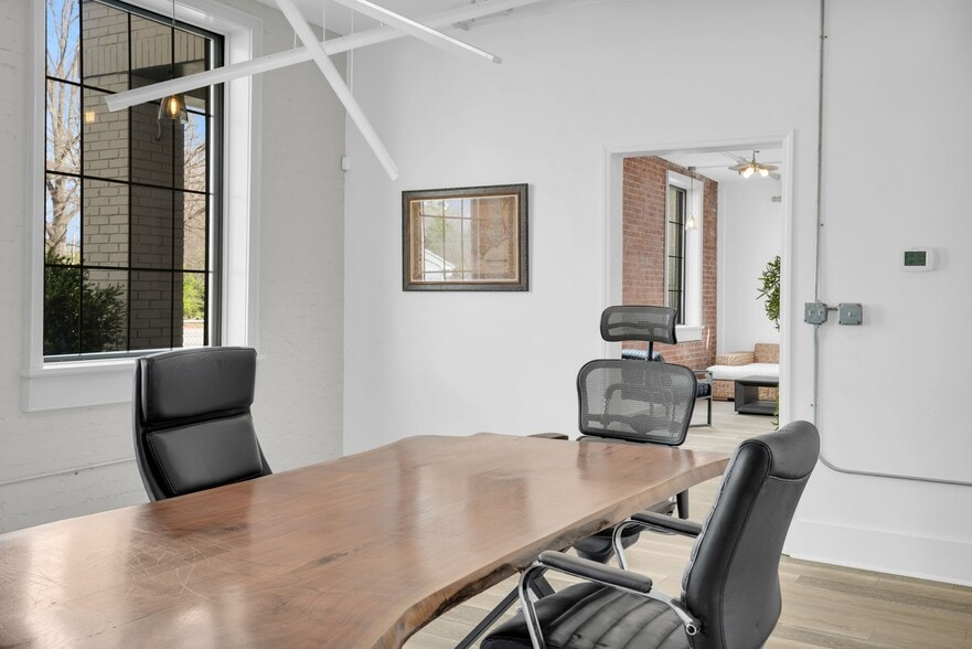 More Photos Of 1109 E Ozark Ave, Gastonia Warehouse For Lease