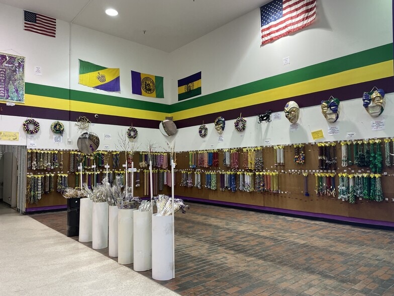 More Photos Of 2001 E Pass Rd, Gulfport Freestanding For Sale