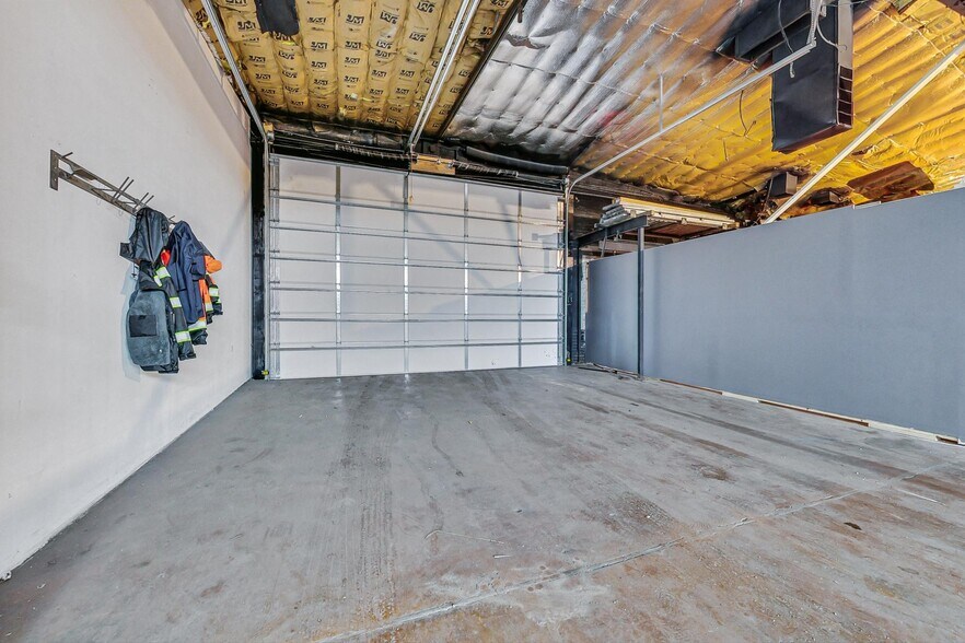 More Photos Of 3693-3705 W Grand Ave, Chicago Warehouse For Sale