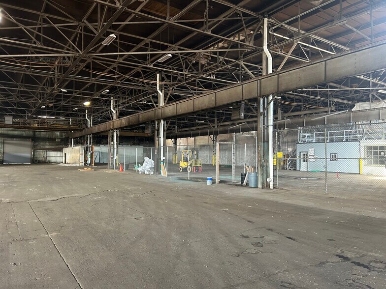 More Photos Of 141 141st St, Hammond Warehouse For Lease
