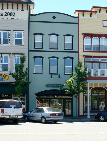 More Photos Of 220 Windsor River Rd, Windsor Apartments For Sale