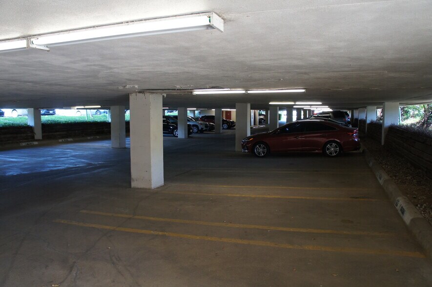 More Photos Of 1140 Empire Central Dr, Dallas Office For Sale