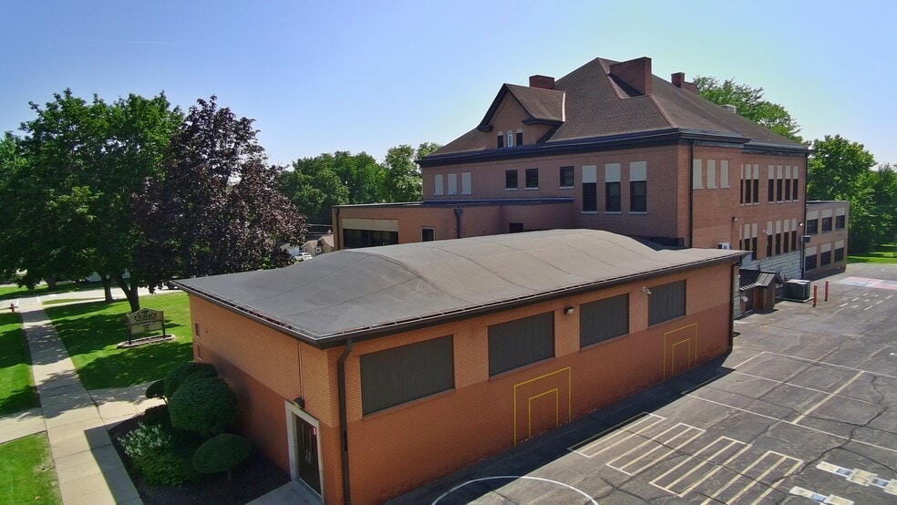 More Photos Of 633 W Perry St, Belvidere Schools For Sale