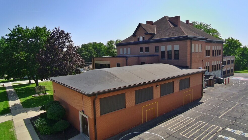 More Photos Of 655 W Perry St, Belvidere Schools For Sale