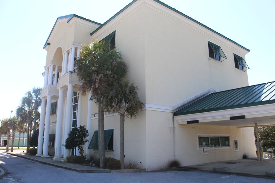 More Photos Of 16901 panama city beach Pky, Panama City Beach Medical For Sale
