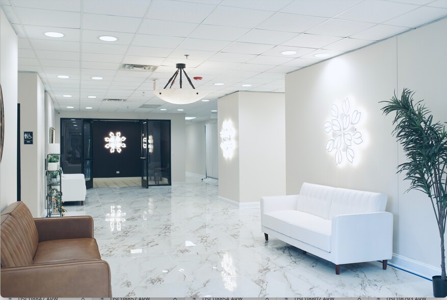 More Photos Of 1350 Lake St, Roselle Office For Lease