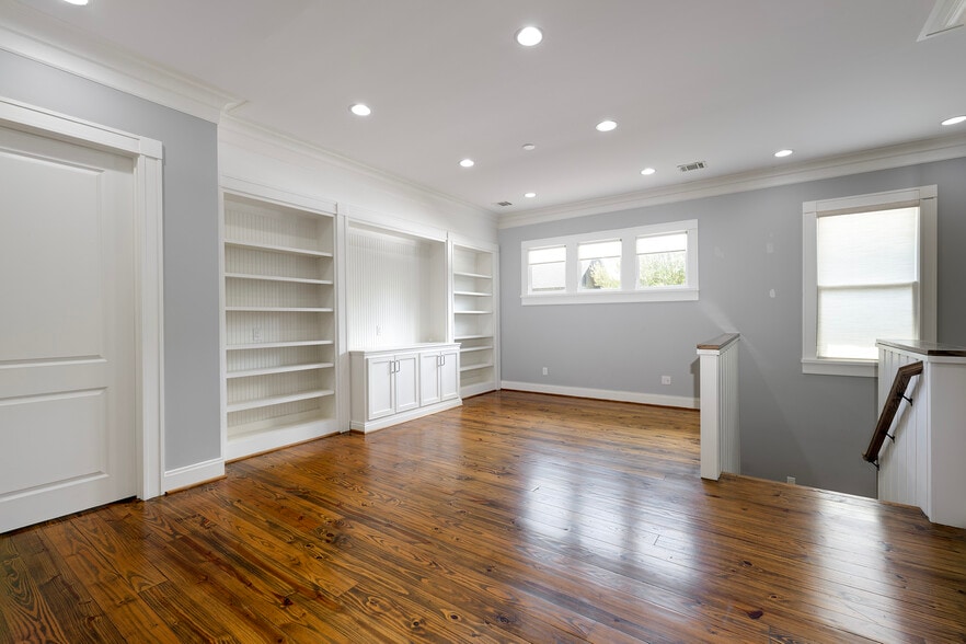 More Photos Of 1226 Heights Blvd, Houston Office For Sale