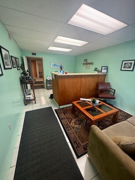 More Photos Of 615 SW Biltmore St, Port Saint Lucie Warehouse For Sale