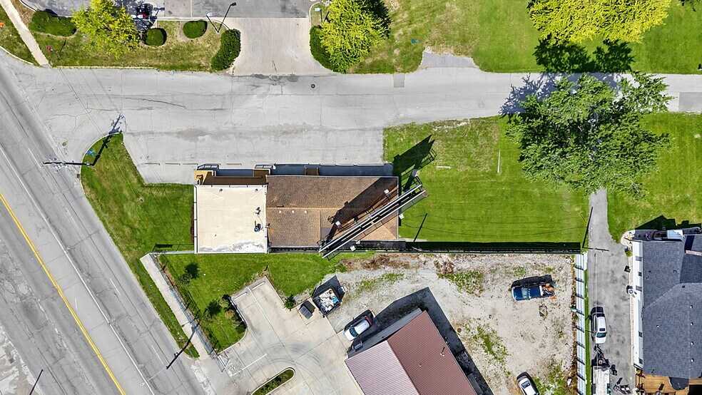 More Photos Of 7102 E Pendleton Pike, Indianapolis Office For Sale