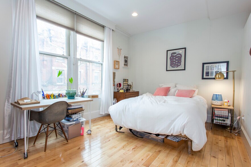 More Photos Of 2020 Locust St, Philadelphia Apartments For Sale