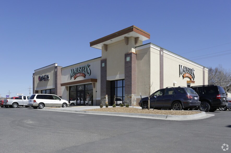 More Photos Of 1129 SW Wanamaker Rd, Topeka Storefront For Lease