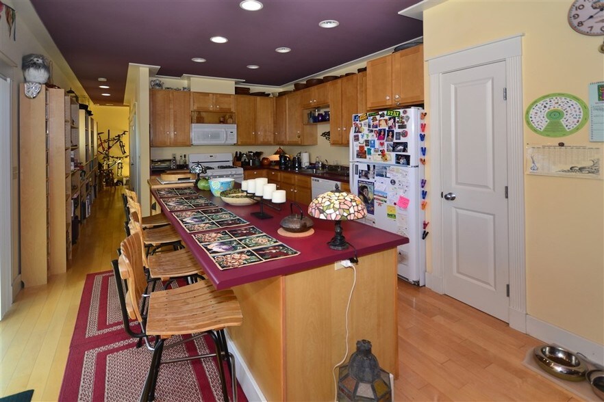 More Photos Of 217-243 W Richmond Ave, Richmond Office Residential For Lease