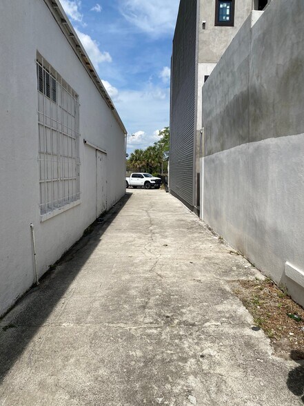 More Photos Of 1021 W Fairbanks Ave, Winter Park Freestanding For Sale