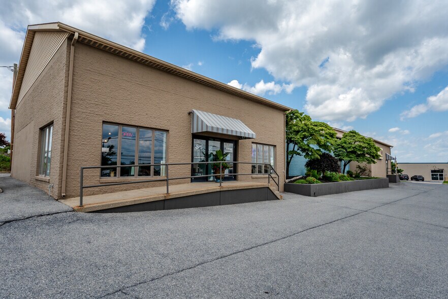 More Photos Of 1715 Stefko Blvd, Bethlehem Flex For Sale