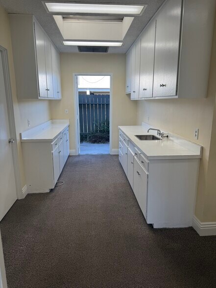 More Photos Of 1500 E Katella Ave, Orange Medical For Lease