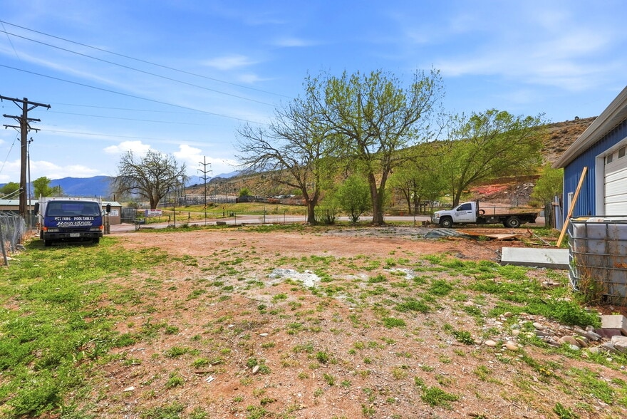 More Photos Of 627 S 31st St, Colorado Springs Light Manufacturing For Sale