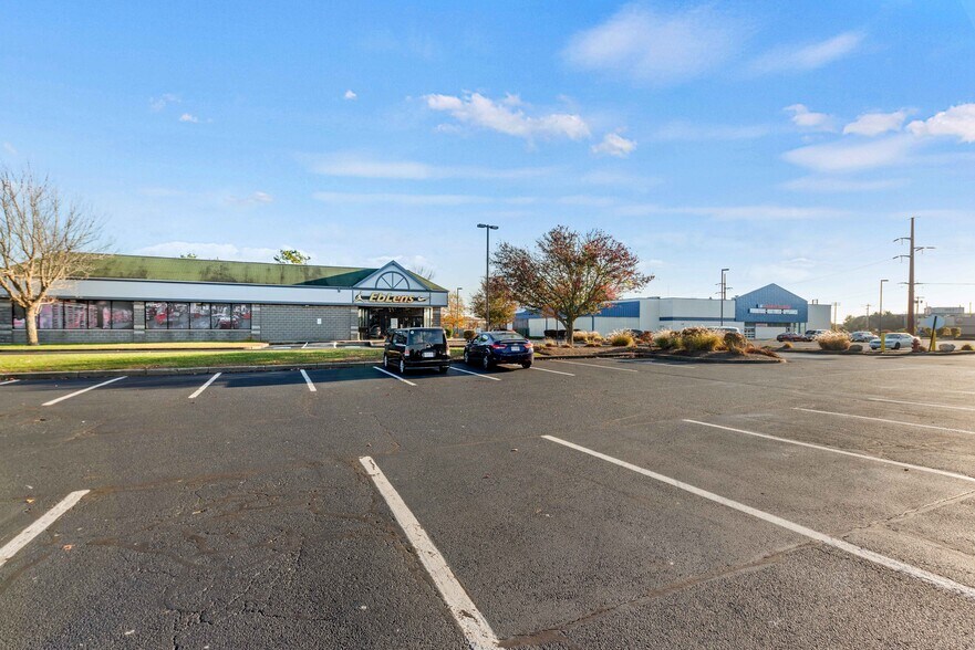 More Photos Of 1-42 Fairhaven Commons Way, Fairhaven Unknown For Lease