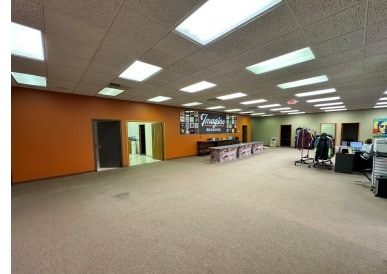 More Photos Of 5061 W State St, Wauwatosa Manufacturing For Lease