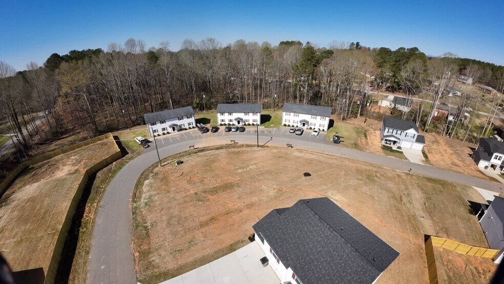 More Photos Of 110-118 Greenforest Cir, Liberty Apartments For Sale