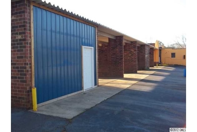 More Photos Of 230 S College Ave, Newton Carwash For Sale