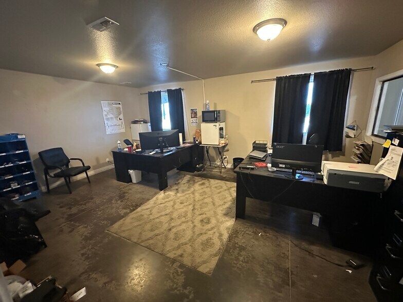 More Photos Of 7300 S County Road 1270, Midland Warehouse For Lease