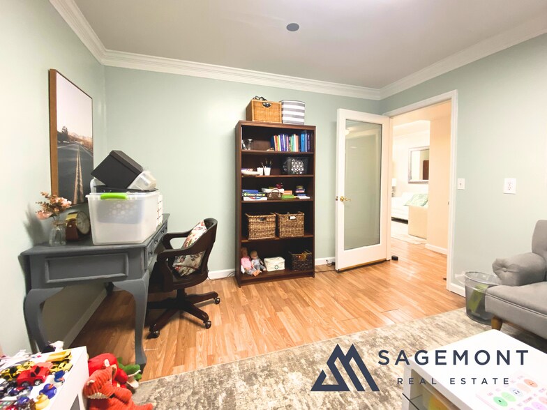 More Photos Of 1226 Lakeview Dr, Franklin Loft Creative Space For Sale