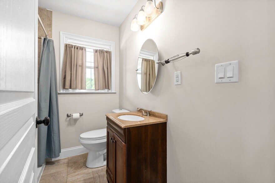 More Photos Of 1662 Golf Club Ln, Clarksville Office For Sale